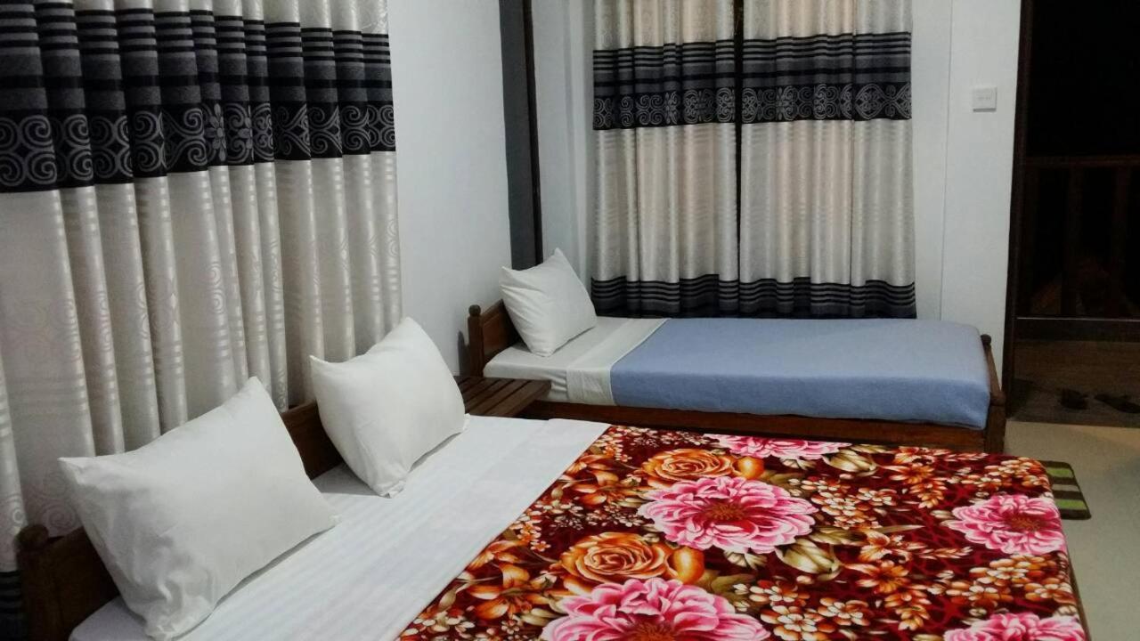 Tea Breeze Motel Nallathanniya Exterior photo