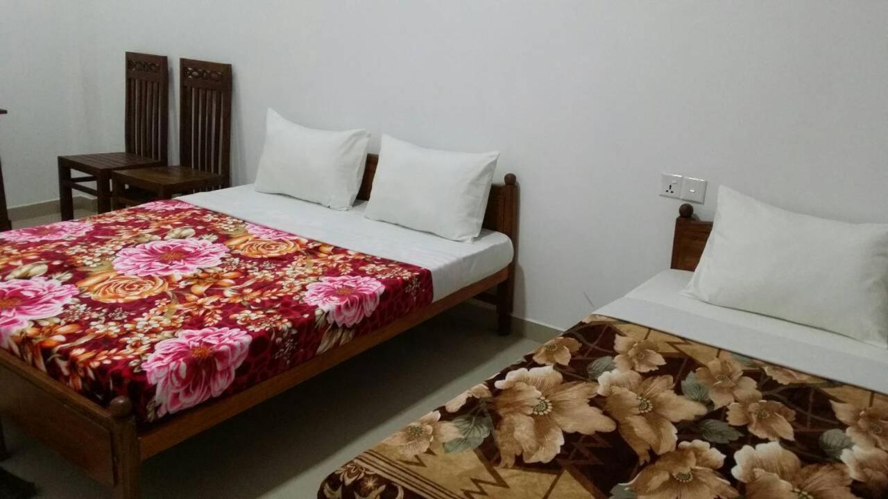 Tea Breeze Motel Nallathanniya Exterior photo