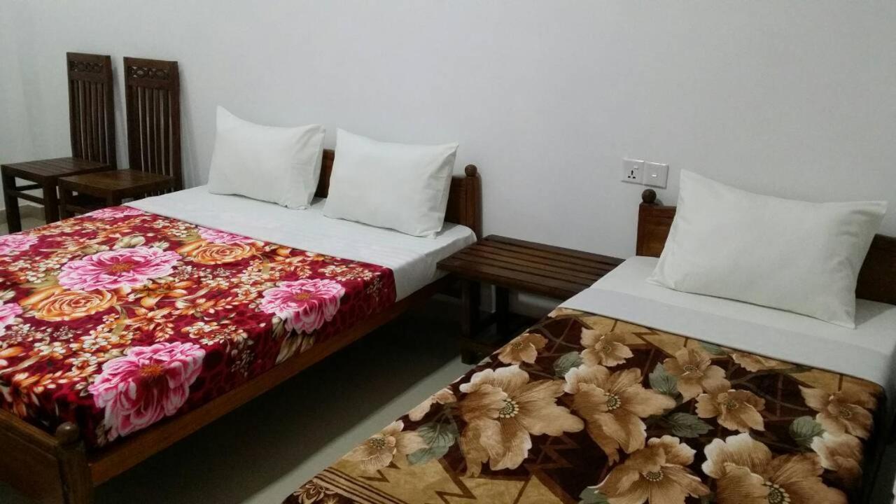Tea Breeze Motel Nallathanniya Exterior photo